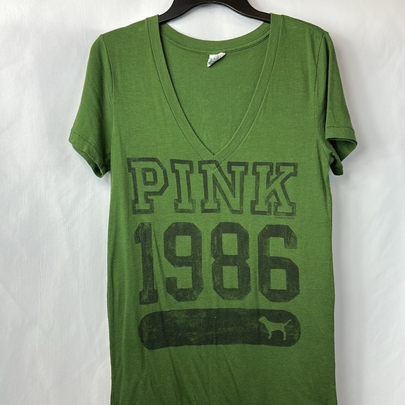 Victoria’s Secret PINK 1986 Green V-Neck Graphic Tee – Size L - Picture 7 of 7